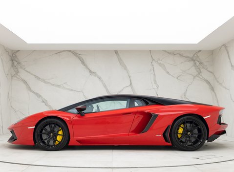 Lamborghini Aventador LP 700-4 Pirelli Edition 2