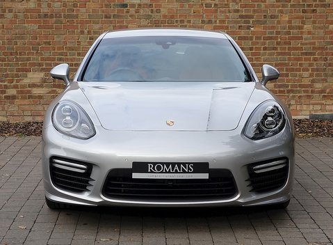 Porsche Panamera Turbo S 55