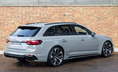 Audi RS4 Avant 7