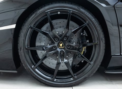 Lamborghini Aventador S LP 740-4 25
