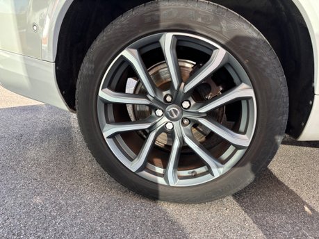 Volvo XC90 2.0 D5 Momentum SUV 5dr Diesel Geartronic 4WD Euro 6 (s/s) (225 ps) 26