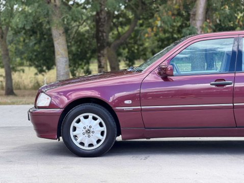 Mercedes-Benz C Class 2.0 C200 Elegance Auto 4dr 44