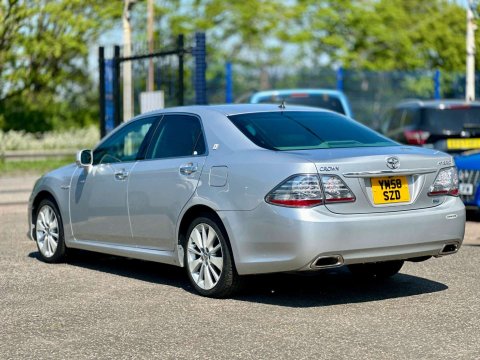 Toyota Crown 3.5 Hybrid Special Edition 5dr 4