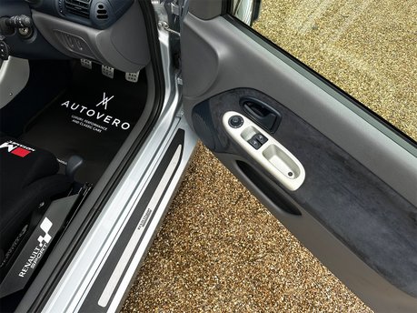 Renault Clio RENAULTSPORT V6 79