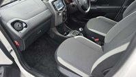 Toyota Aygo 1.0 VVT-i x-play Hatchback 5dr Petrol x-shift Euro 6 (Safety Sense) (71 ps) 29