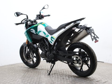 Benelli BKX 125 S 10