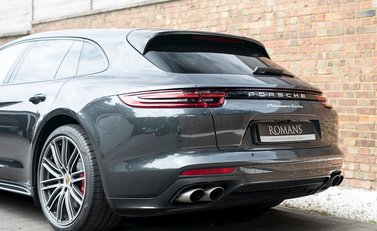 Porsche Panamera Turbo Sport Turismo 23