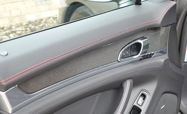 Porsche Panamera GTS 25