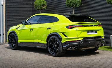 Lamborghini Urus PERFORMANTE 3