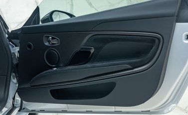 Aston Martin DBS Superleggera 25
