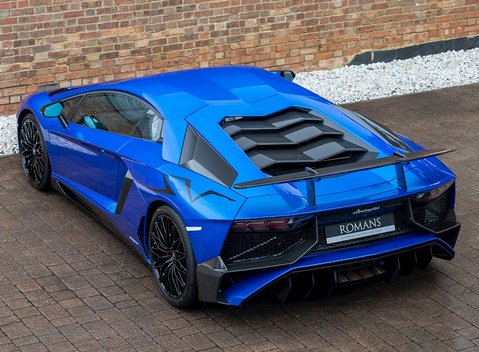 Lamborghini Aventador SV LP 750-4 Coupe 11
