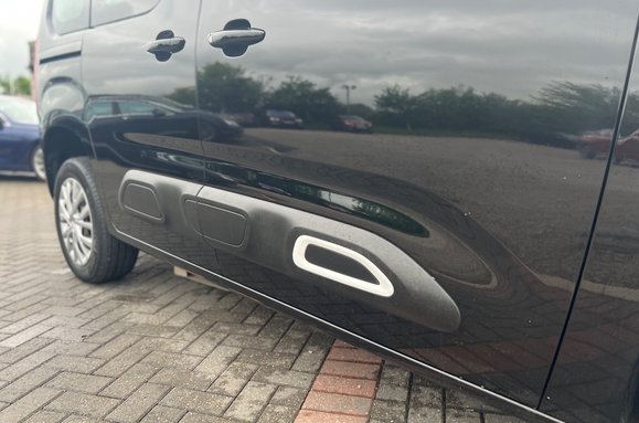 Citroen Berlingo BLUEHDI FEEL M WHEELCHAIR RAMP 21