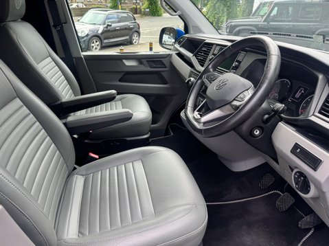 Volkswagen Transporter T28 TDI P/V HIGHLINE 16