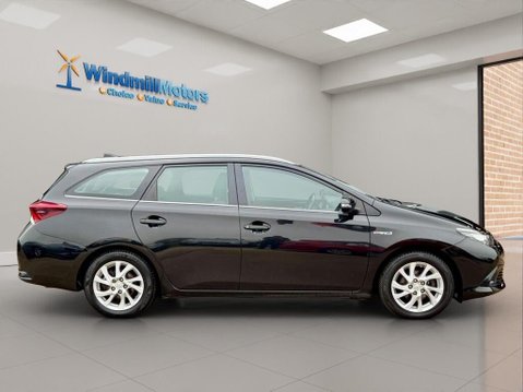 Toyota Auris 1.8 VVT-h Business Edition Touring Sports CVT Euro 6 (s/s) 5dr (Safety Sens 3