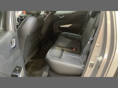 Nissan Navara Tekna | Auto | 2.3 LT | Double Cab | Sensors | Camera | EURO 6 | NO VAT 8