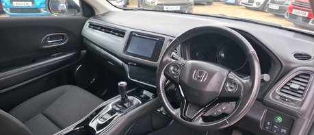 Honda HR-V 1.5 I-VTEC SE LOOK! JUST 49000 MILES! 4 MAIN DEALER SERVICES  1