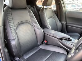 Lexus Ux 2.0 UX 250h 4x2 CVT 5dr 41