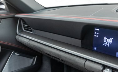 Porsche 911 Targa 4 GTS (992) 24