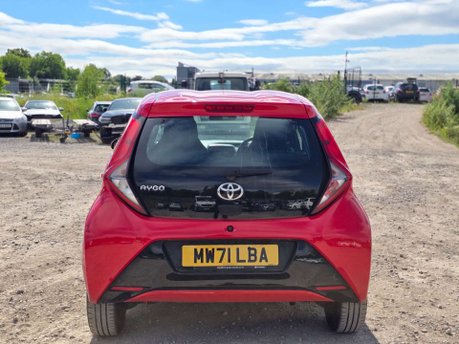 Toyota Aygo 1.0 VVT-i x-play Hatchback 5dr Petrol x-shift Euro 6 (Safety Sense) (71 ps) 9