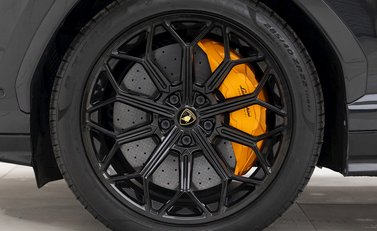Lamborghini Urus 8