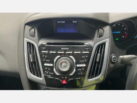 Ford Focus 1.0T EcoBoost Titanium Euro 5 (s/s) 5dr 7
