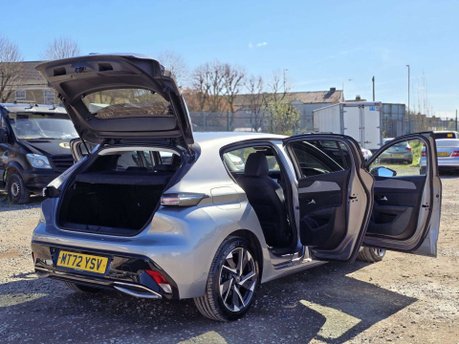 Peugeot 308 1.2 PureTech Allure Premium Hatchback 5dr Petrol EAT Euro 6 (s/s) (130 ps) 17