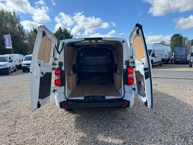 Vauxhall Vivaro LWB L2H1 Low Roof F2900 Air Con EURO 6 8