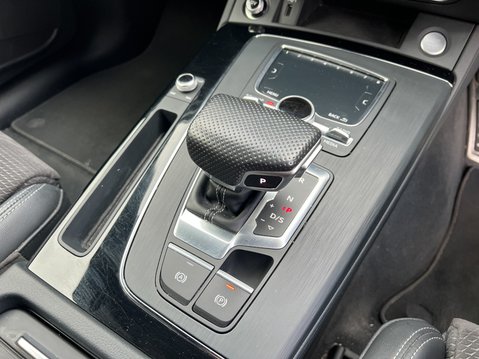 Audi Q5 2.0 TDI 40 Black Edition SUV 5dr Diesel S Tronic quattro Euro 6 (s/s) (190 31