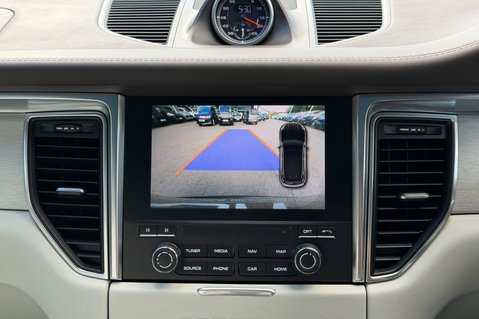 Porsche Macan TURBO PDK - HUGE SPEC - PAN ROOF - BOSE - CARPLAY 46