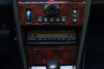 Mercedes-Benz E Class 500E 17