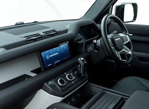 Land Rover Defender 110 XS Edition P400 15