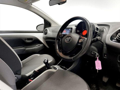 Toyota Aygo 1.0 VVT-i x-play Hatchback 5dr Petrol Manual Euro 6 (s/s) (71 ps) Bluetooth 12