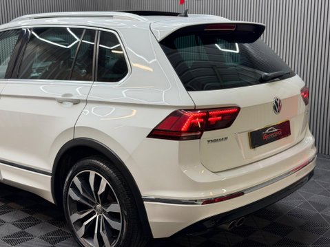 Volkswagen Tiguan 2.0 TDI BlueMotion Tech R-Line Euro 6 (s/s) 5dr 12