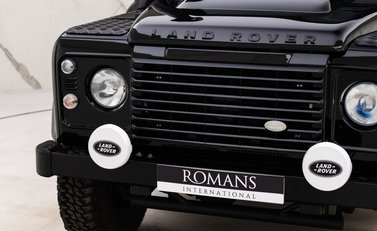 Land Rover Defender 110 XS 24