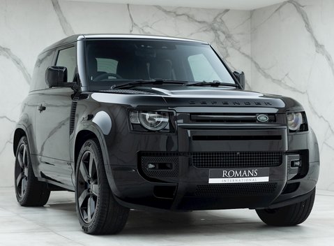 Land Rover Defender 90 V8 Bond Edition 1