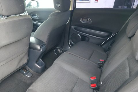 Honda HR-V 1.5 I-VTEC SE LOOK! JUST 49000 MILES! 4 MAIN DEALER SERVICES  16