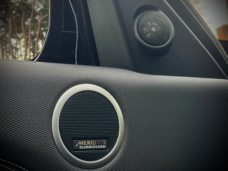 Land Rover Discovery METROPOLITAN EDITION MHEV 11