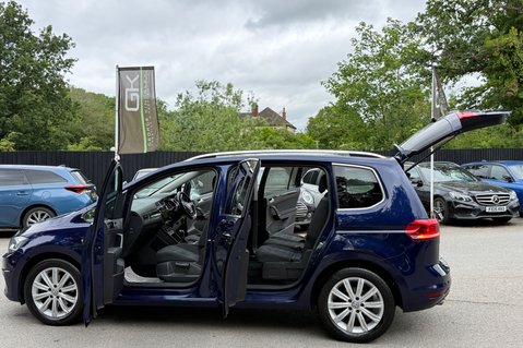 Volkswagen Touran SEL TSI DSG AUTOMATIC - 7 SEATS - ADAPTIVE CRUISE -DEMO +1 OWNER -FVWSH 11