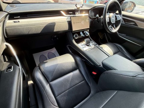 Jaguar F-Pace 2.0 D200 MHEV R-Dynamic SE SUV 5dr Diesel Auto AWD Euro 6 (s/s) (204 ps) 50