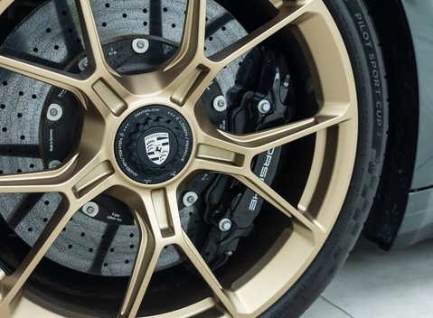 Porsche 911 GT3 Touring (992) 8