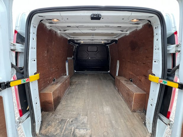 Ford Transit Custom LWB L2H1 Low Roof Limited 300 Air Con Ply Lined Sensors EURO 6 NO VAT 10