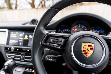 Porsche Macan S PDK. PANO ROOF. BOSE SOUND SYSTEM. HEATED FRONT SEATS. REVERSING CAMERA. 28