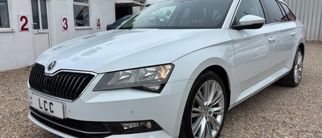 Skoda Superb SE TSI AUTOMATIC. 1 PREVIOUS KEEPER.. APPLE PLAY.. 5 MAIN DEALER SERVICE 1