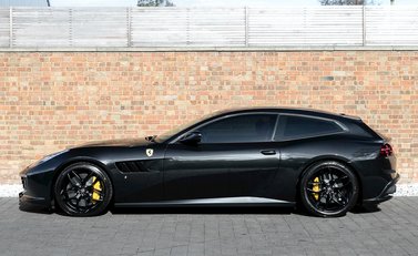 Ferrari GTC4 Lusso 2
