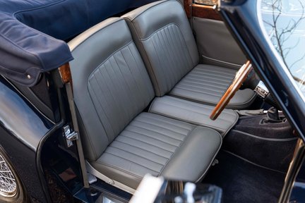 Jaguar XK 140 Drop-Head Coupe 37