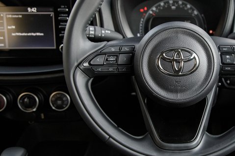 Toyota Aygo X VVT-I PURE 18