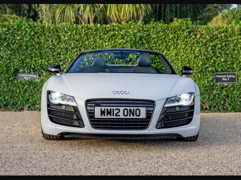 Audi R8 5.2 R8 Spyder Quattro V10 Semi-Auto 4WD 2dr 8