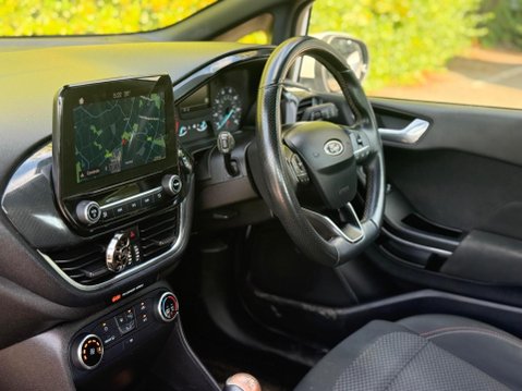 Ford Fiesta 1.0T EcoBoost ST-Line Euro 6 (s/s) 5dr 12