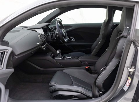 Audi R8 V10 Performance Carbon Black 11