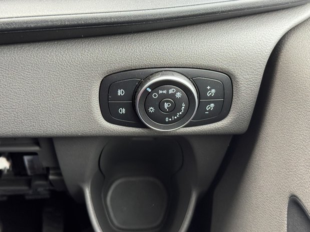 Ford Transit Custom AUTO SWB L1H1 Low Roof Limited 280 Air Con Alloys Cruise Sensors NO VAT 21